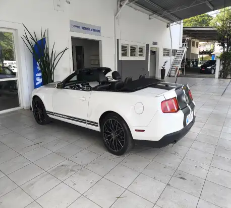 FORD-MUSTANG-2010
