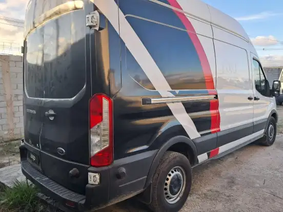 FORD-TRANSIT-2023
