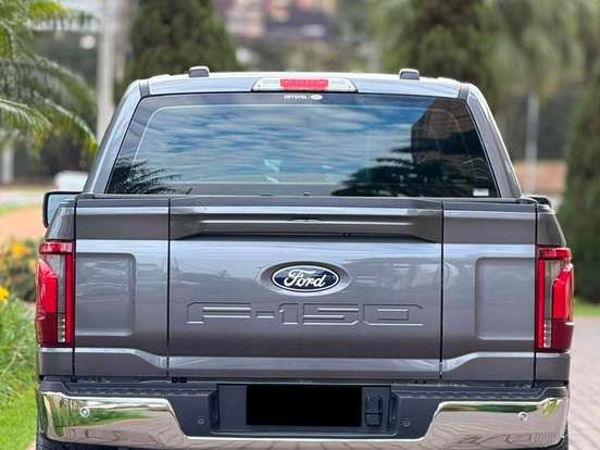 FORD-F-150-5.0 V8 GASOLINA CD LARIAT BLACK FX4 AUTOMÁTICO FORD-F-150-2024