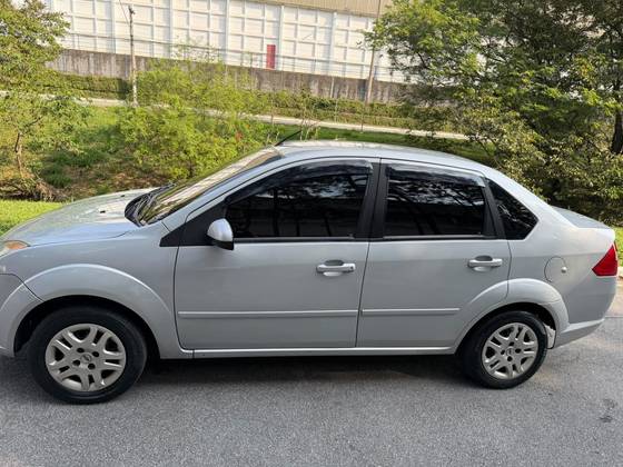 FORD FIESTA 1.6 MPI SEDAN 8V FLEX 4P MANUAL