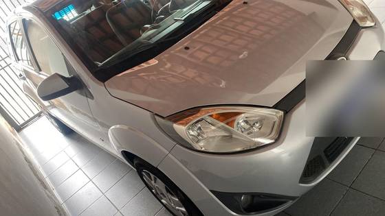 FORD FIESTA 1.6 ROCAM SE 8V FLEX 4P MANUAL