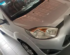 FORD FIESTA 1.6 ROCAM SE 8V FLEX 4P MANUAL FORD FIESTA 1.6 ROCAM SE 8V FLEX 4P MANUAL
