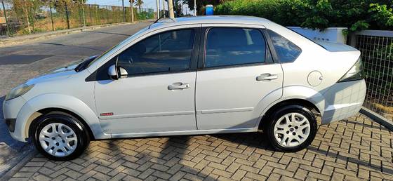FORD FIESTA 1.6 ROCAM SEDAN 8V FLEX 4P MANUAL