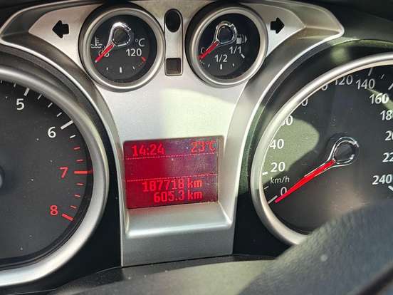 FORD-FOCUS-2.0 GHIA 16V FLEX 4P AUTOMÁTICO FORD-FOCUS-2010