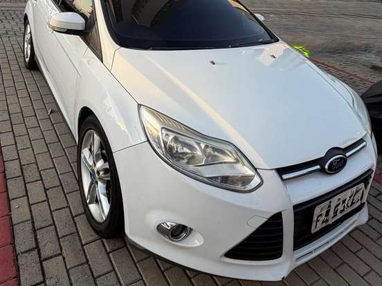 FORD-FOCUS-2.0 SE 16V FLEX 4P POWERSHIFT FORD-FOCUS-2014