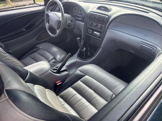 FORD-MUSTANG-1994