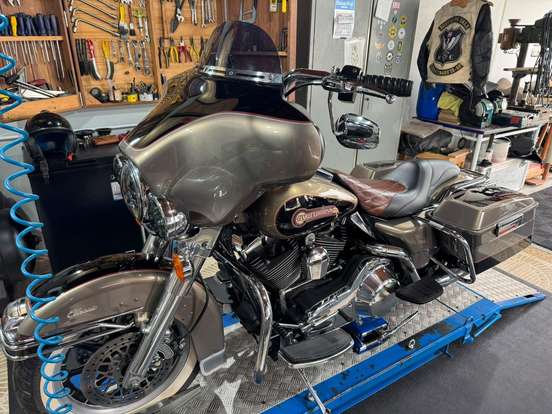 HARLEY-DAVIDSON-ELECTRA GLIDE CLASSIC FLHTCI-2005