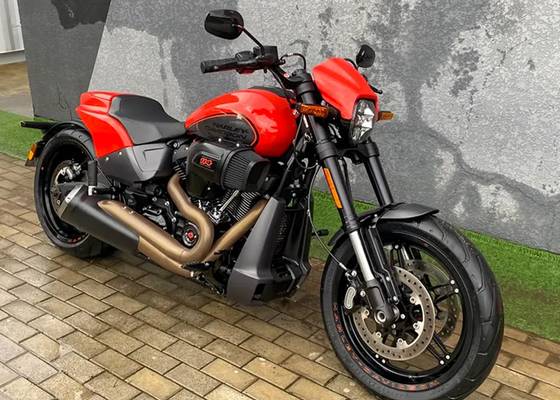 HARLEY-DAVIDSON SOFTAIL FXDR 114 