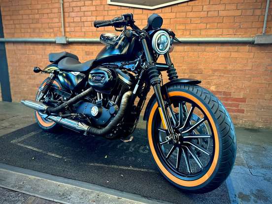 HARLEY-DAVIDSON-SPORTSTER IRON 883-2014