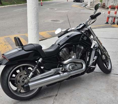 HARLEY-DAVIDSON-V-ROD MUSCLE-2013