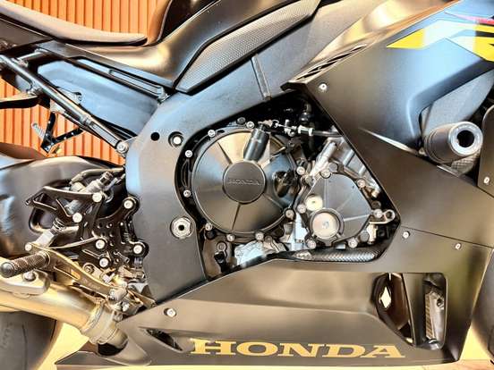 HONDA-CBR 1000RR-R FIREBLADE SP HONDA-CBR 1000RR-R FIREBLADE SP-2021