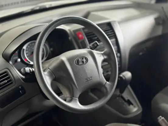 HYUNDAI-TUCSON-2010