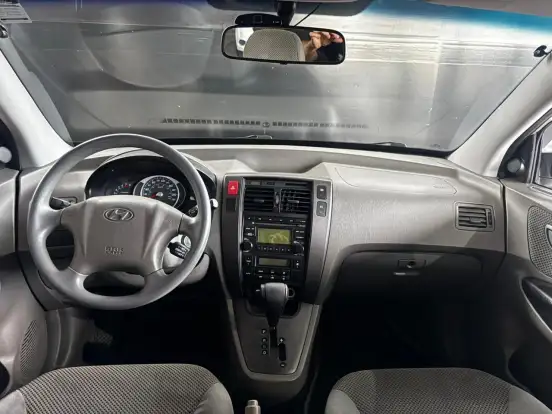 HYUNDAI-TUCSON-2010