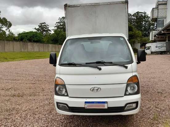 HYUNDAI-HR-2.5 LONGO SEM CAÇAMBA 4X2 16V 130CV TURBO INTERCOOLER DIESEL 2P MANUAL HYUNDAI-HR-2015