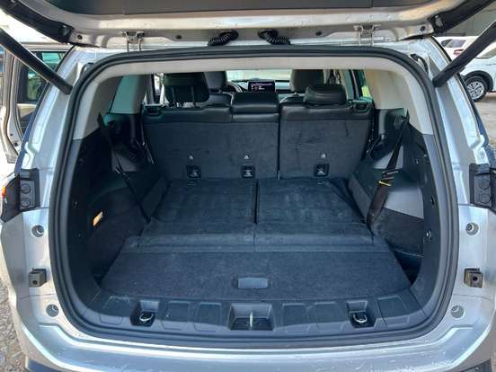 JEEP-COMMANDER-2022