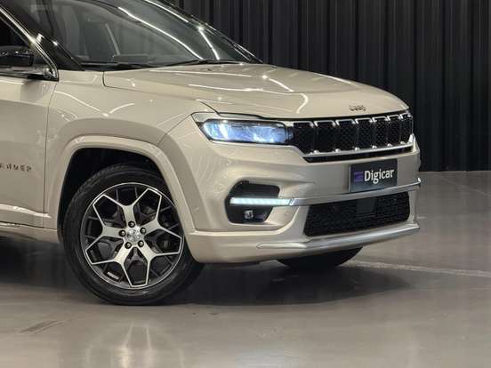 JEEP-COMMANDER-2022