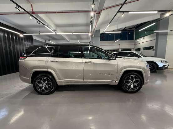 JEEP-COMMANDER-2022