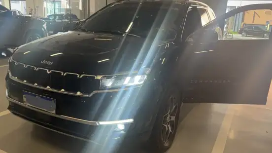 JEEP-COMMANDER-2023