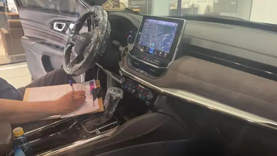 JEEP-COMMANDER-2023