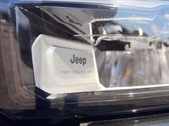JEEP-COMMANDER-2.0 HURRICANE 4 TURBO GASOLINA BLACKHAWK AT9 JEEP-COMMANDER-2025