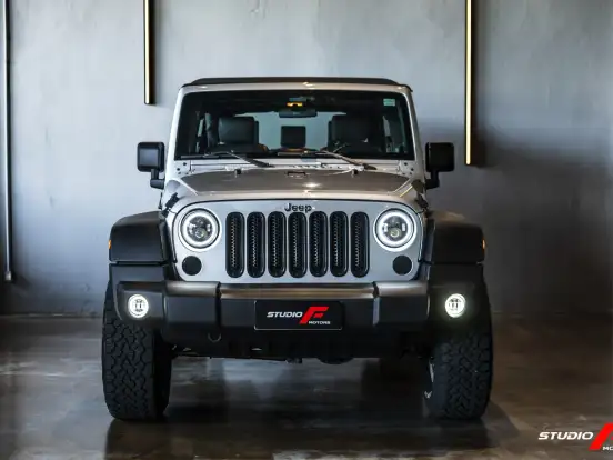 JEEP-WRANGLER-3.8 UNLIMITED SPORT 4X4 V6 12V GASOLINA 4P AUTOMATICO JEEP-WRANGLER-2010