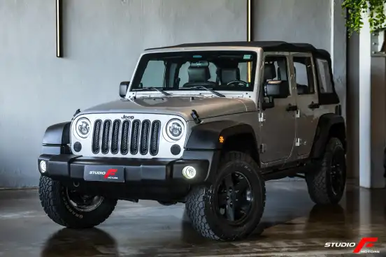 JEEP-WRANGLER-2010
