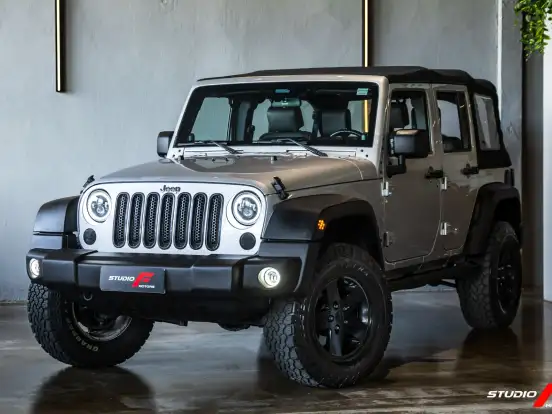 JEEP-WRANGLER-3.8 UNLIMITED SPORT 4X4 V6 12V GASOLINA 4P AUTOMATICO JEEP-WRANGLER-2010