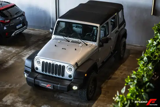 JEEP-WRANGLER-2010