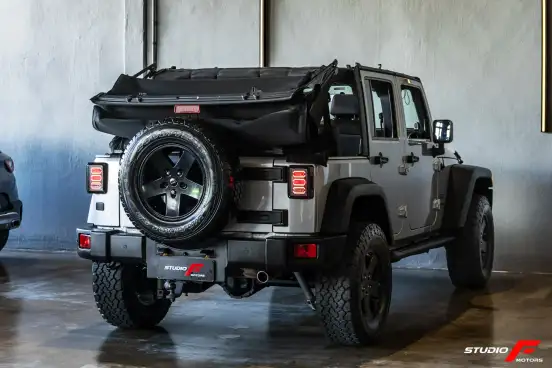 JEEP-WRANGLER-2010