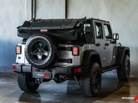 JEEP-WRANGLER-3.8 UNLIMITED SPORT 4X4 V6 12V GASOLINA 4P AUTOMATICO JEEP-WRANGLER-2010