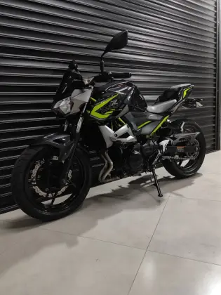 KAWASAKI Z400 