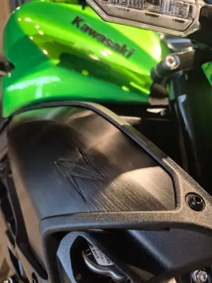 KAWASAKI-Z900 KAWASAKI-Z900-2025