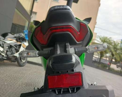 KAWASAKI-Z900-2026