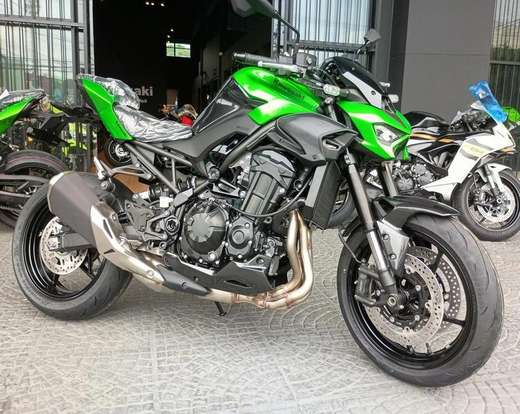 KAWASAKI-Z900-2026