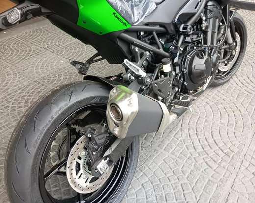 KAWASAKI-Z900-2026