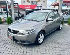 KIA CERATO 1.6 EX2 SEDAN 16V GASOLINA 4P MANUAL KIA CERATO 1.6 EX2 SEDAN 16V GASOLINA 4P MANUAL