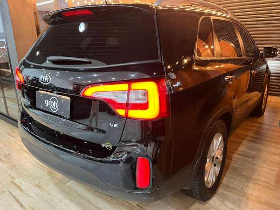KIA-SORENTO-3.5 V6 GASOLINA EX 7L 4WD AUTOMÁTICO KIA-SORENTO-2013
