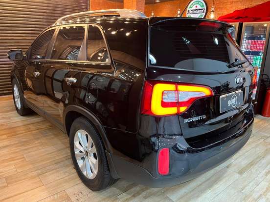 KIA-SORENTO-3.5 V6 GASOLINA EX 7L 4WD AUTOMÁTICO KIA-SORENTO-2013