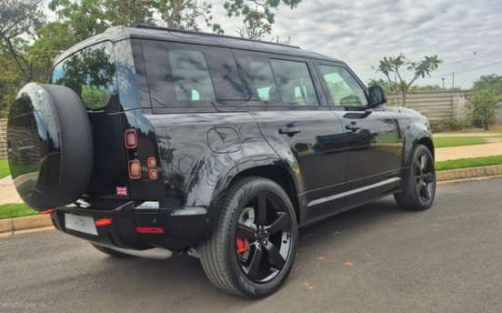 LAND ROVER-DEFENDER-2026