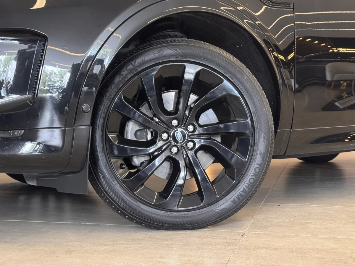 Land Rover Discovery Sport — foto 8