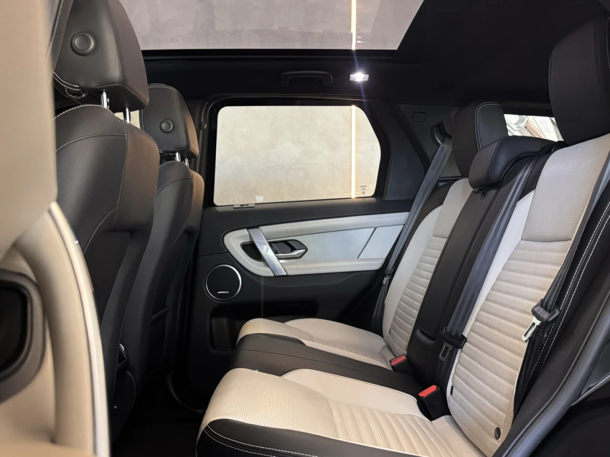 Land Rover Discovery Sport — foto 12