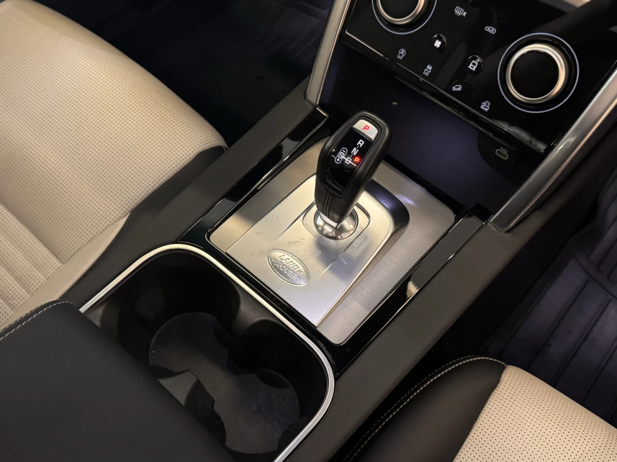 Land Rover Discovery Sport — foto 15