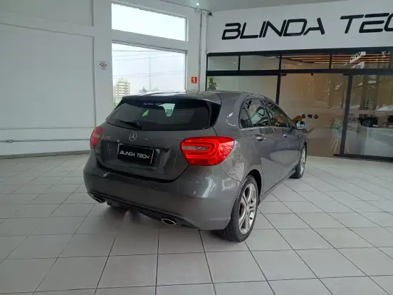 MERCEDES-BENZ-A 200-1.6 TURBO STYLE 16V GASOLINA 4P AUTOMÁTICO MERCEDES-BENZ-A 200-2013