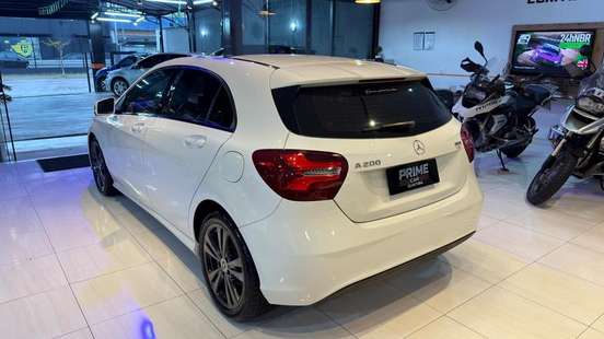 MERCEDES-BENZ-A 200-2018