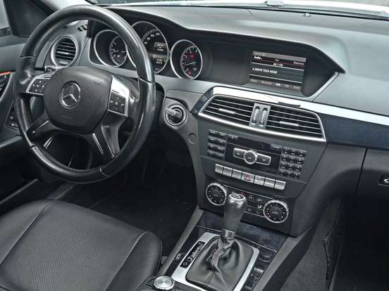MERCEDES-BENZ-C 180-1.6 CGI SPORT 16V TURBO GASOLINA 4P AUTOMÁTICO MERCEDES-BENZ-C 180-2013