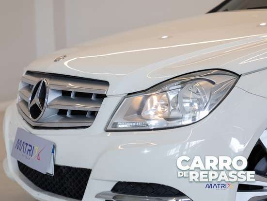 MERCEDES-BENZ-C 180-1.8 CGI CLASSIC 16V GASOLINA 4P AUTOMÁTICO MERCEDES-BENZ-C 180-2011