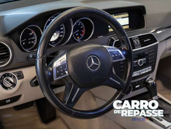 MERCEDES-BENZ-C 180-1.8 CGI CLASSIC 16V GASOLINA 4P AUTOMÁTICO MERCEDES-BENZ-C 180-2011