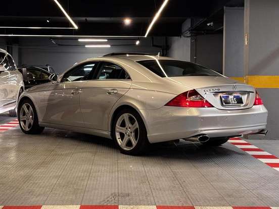 MERCEDES-BENZ-CLS 500-5.0 AVANTGARDE V8 GASOLINA 4P AUTOMÁTICO MERCEDES-BENZ-CLS 500-2007