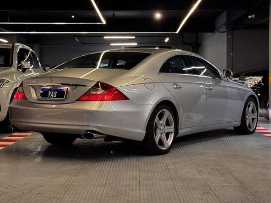 MERCEDES-BENZ-CLS 500-5.0 AVANTGARDE V8 GASOLINA 4P AUTOMÁTICO MERCEDES-BENZ-CLS 500-2007