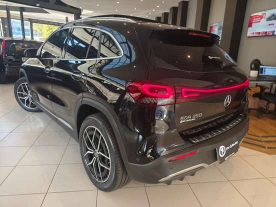 MERCEDES-BENZ-EQA 250-2023